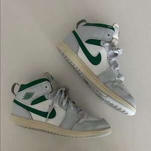 Nike Green and White High-Top Sneakers